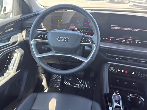 Used 2025 Audi Q5 Premium w/ Premium Plus AWD/4WD image 27