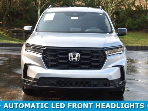 Certified 2023 Honda Pilot Sport image 2