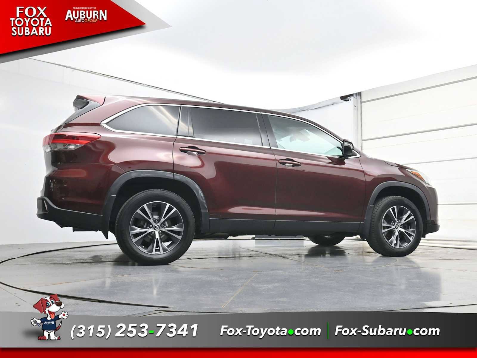 Used 2019 Toyota Highlander LE AWD/4WD image 22