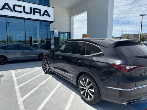 Used 2025 Acura MDX FWD w/ Technology Package image 3
