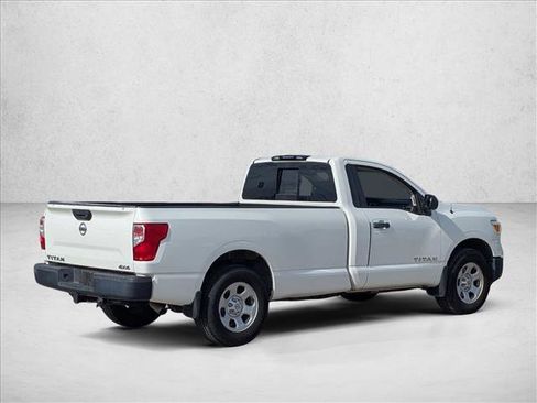 Used 2017 Nissan Titan S image 5