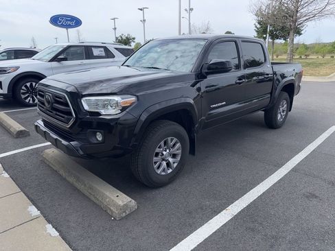 Used 2019 Toyota Tacoma SR5 image 3