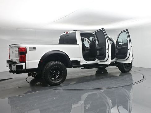 Used 2024 Ford F250 Lariat w/ Lariat Ultimate Package image 4