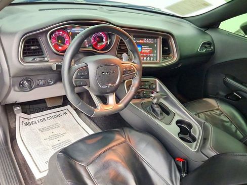 Used 2016 Dodge Challenger SRT Hellcat RWD image 11