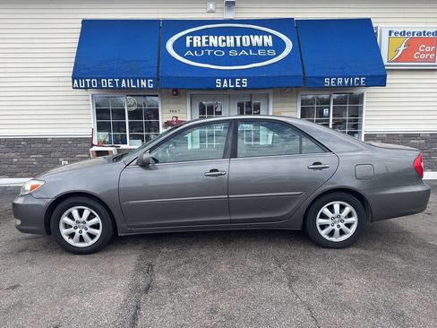 Used 2003 Toyota Camry XLE image 3