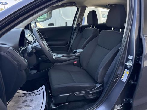 Used 2018 Honda HR-V LX image 6