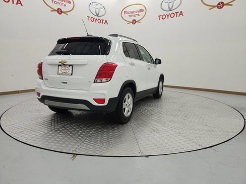 Used 2019 Chevrolet Trax LT w/ LT Convenience Package FWD image 8