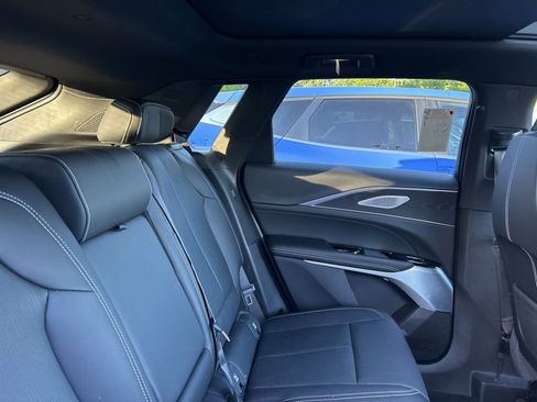 Used 2025 Cadillac Lyriq Luxury w/ LPO, Floor Liner Package AWD/4WD image 13