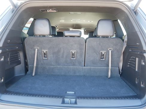 Used 2025 Buick Enclave Preferred image 18