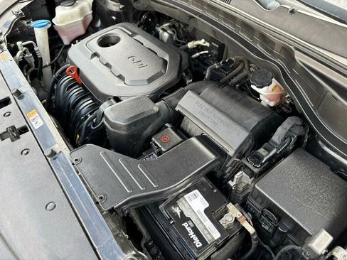 Used 2017 Hyundai Santa Fe Sport FWD image 40