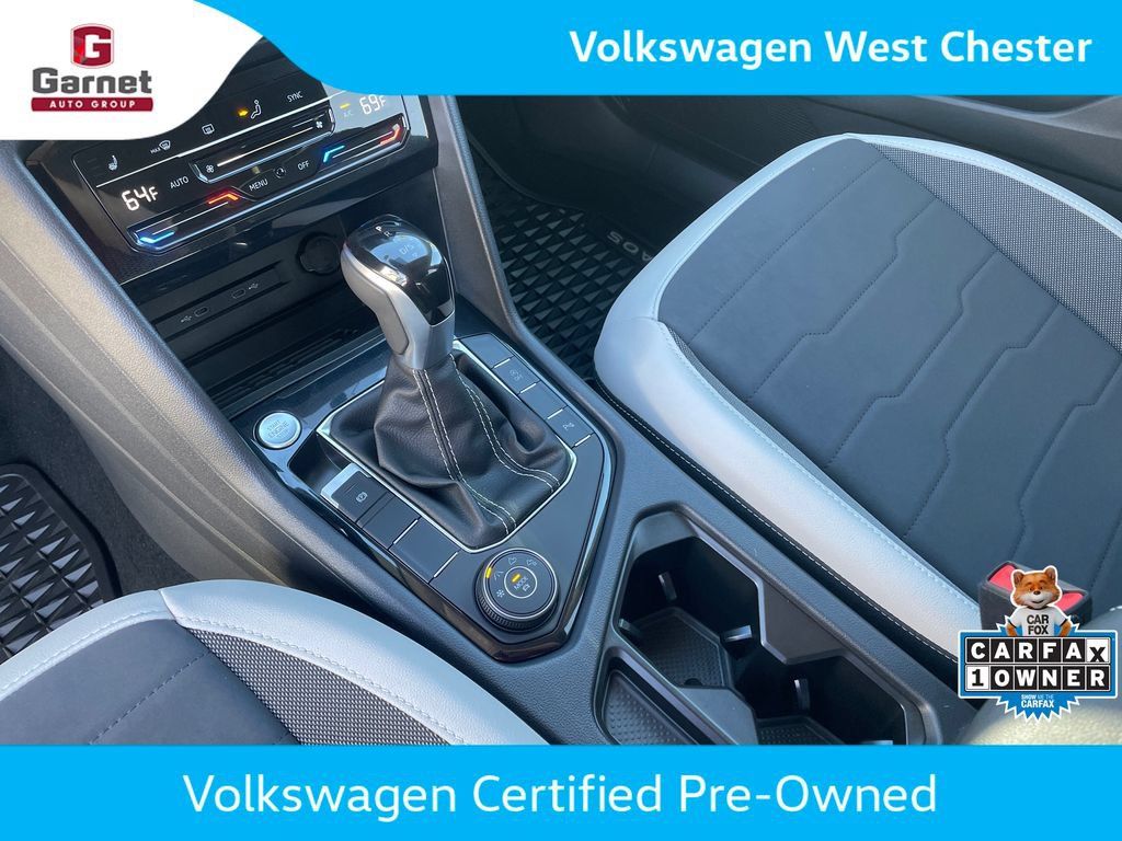 Certified 2025 Volkswagen Taos SE AWD/4WD image 19