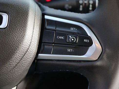 Used 2022 Jeep Compass Latitude image 27