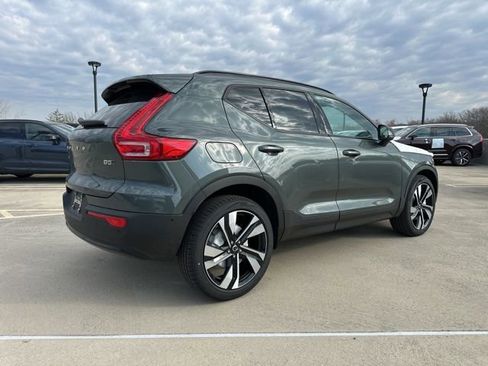 New 2026 Volvo XC40 B5 Plus w/ Climate Package image 7