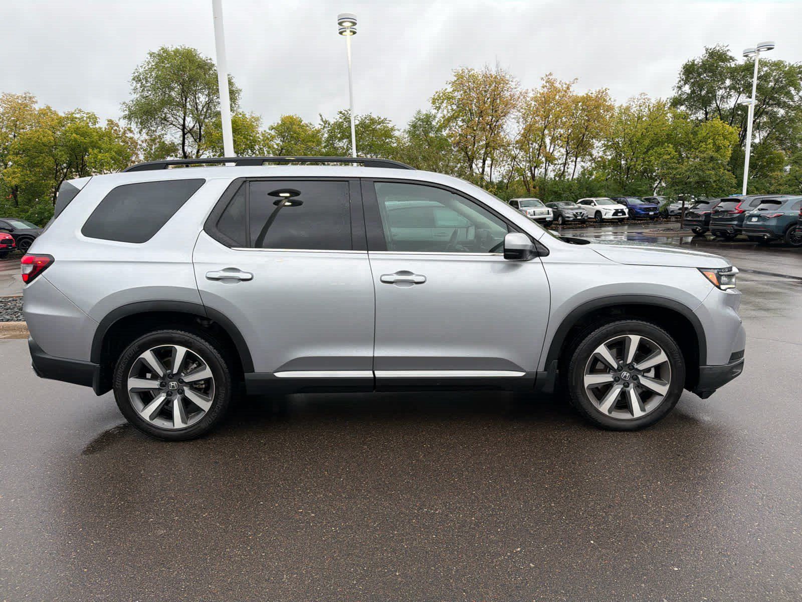 Used 2024 Honda Pilot Touring image 4