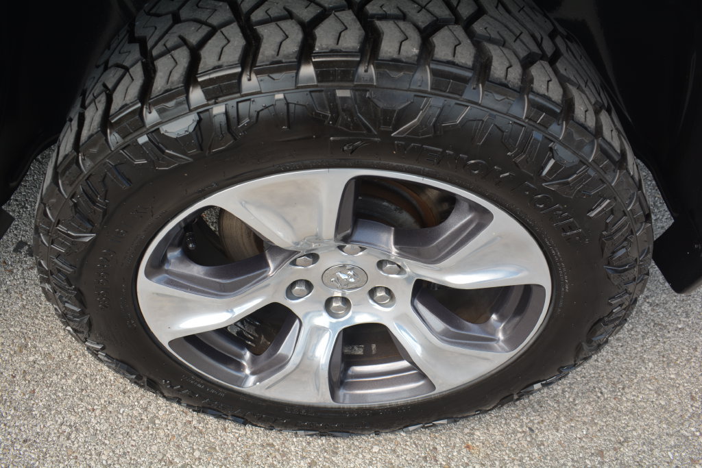 Used 2019 RAM 1500 Laramie w/ Sport Appearance Package AWD/4WD image 23