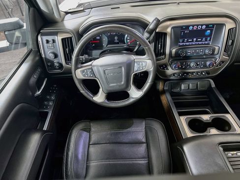 Used 2018 GMC Sierra 2500 Denali AWD/4WD image 19