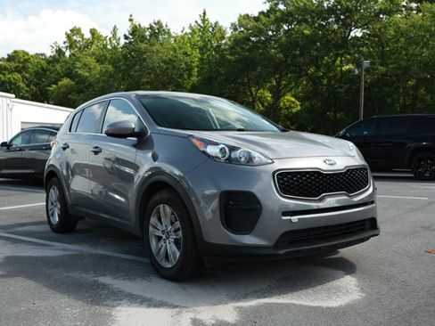 Used 2019 Kia Sportage LX FWD image 2