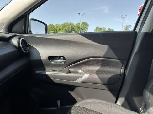 Used 2023 Nissan Kicks SV FWD image 36