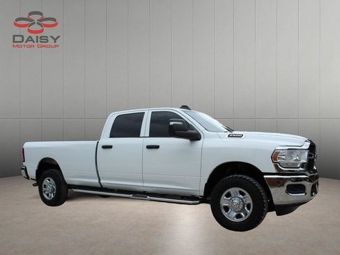 Used 2023 RAM 2500 Tradesman AWD/4WD image 3
