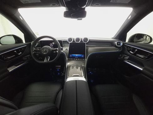 Certified 2025 Mercedes-Benz GLC 300 4MATIC image 28