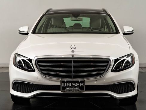 Used 2018 Mercedes-Benz E 400 4MATIC Wagon image 2