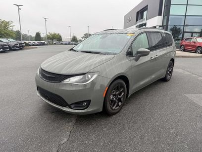 Used 2020 Chrysler Pacifica Touring-L w/ Advanced Safetytec Group