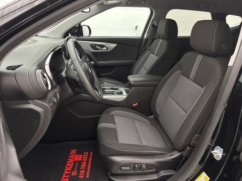 Used 2025 Chevrolet Blazer LT w/ Convenience Package FWD image 19