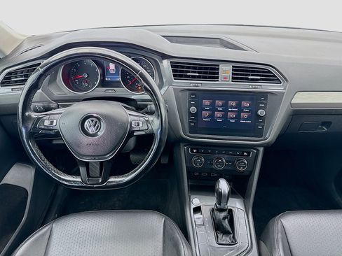 Used 2018 Volkswagen Tiguan SE FWD image 14