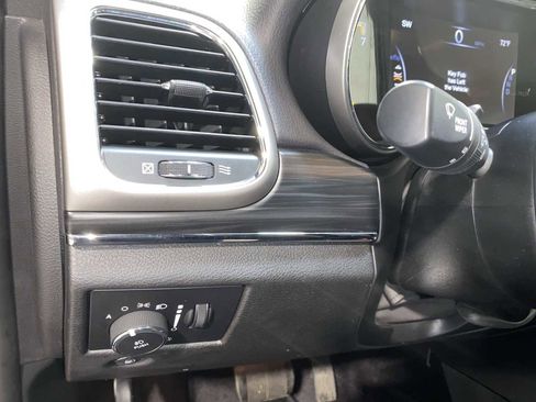 Used 2019 Jeep Grand Cherokee Limited AWD/4WD image 24