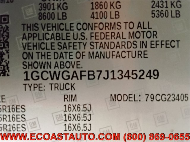 Used 2018 Chevrolet Express 2500 w/ Driver Convenience Package RWD image 16