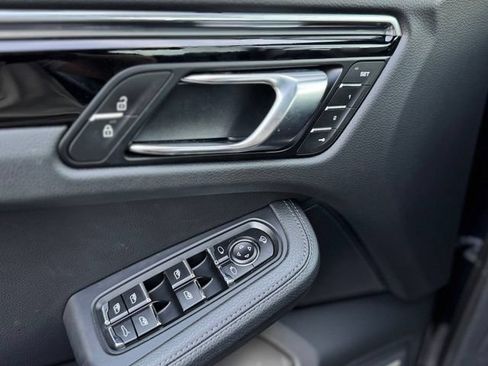 Certified 2026 Porsche Macan AWD/4WD image 14