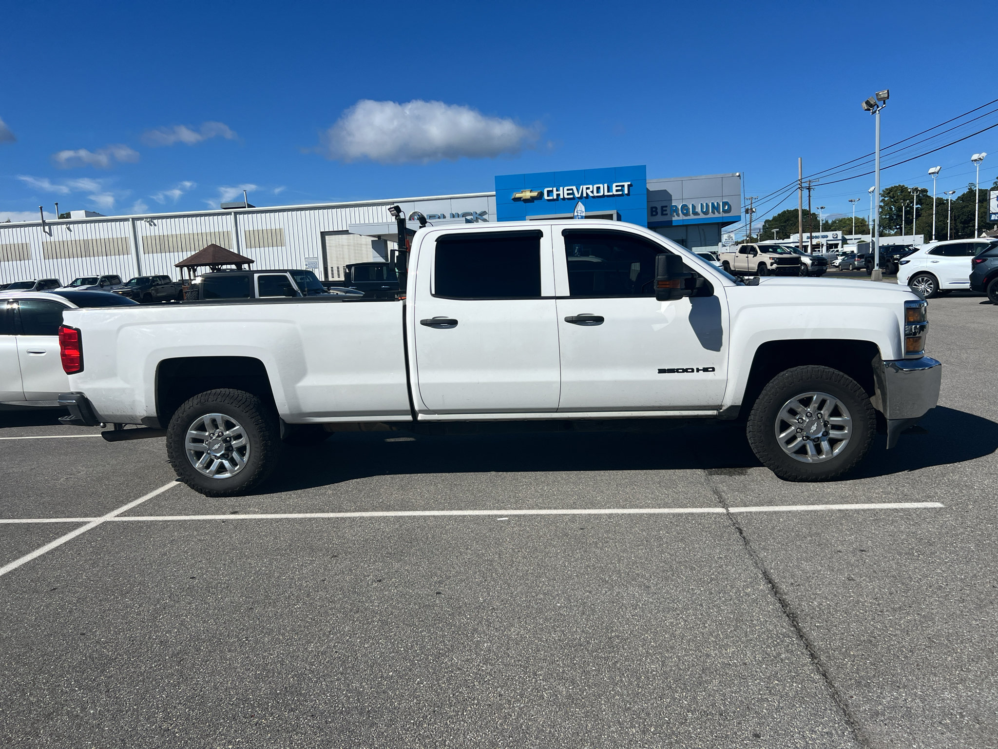 Used 2015 Chevrolet Silverado 3500 W/T w/ WT Convenience Package AWD/4WD image 4