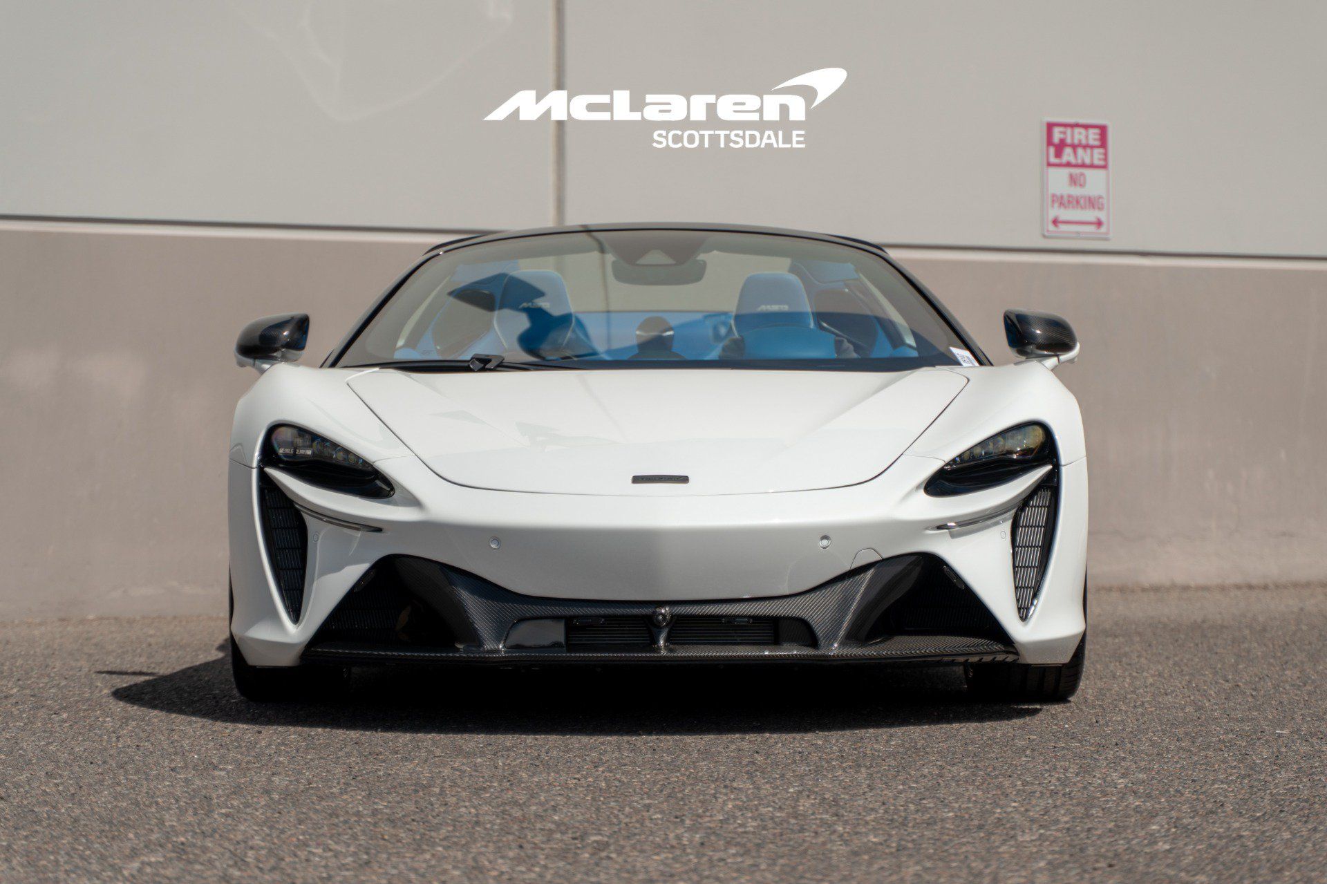 Used 2025 McLaren Artura Spider RWD image 10