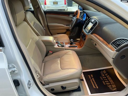 Used 2013 Chrysler 300 C w/ Light Group image 37