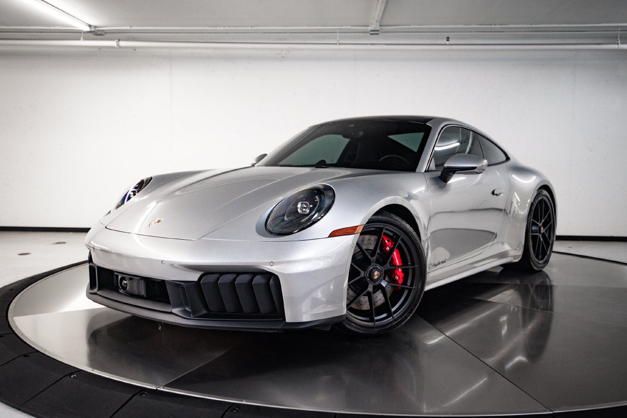 Certified 2025 Porsche 911 Carrera GTS RWD image 1