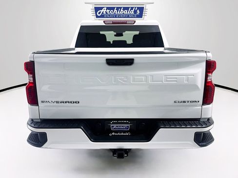 Used 2023 Chevrolet Silverado 1500 Custom image 6
