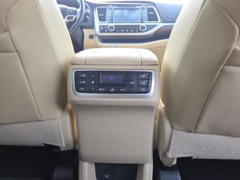 Used 2016 Toyota Highlander Limited Platinum AWD/4WD image 34