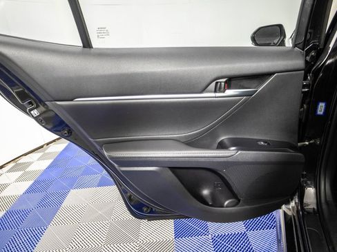 Used 2018 Toyota Camry XSE FWD image 13