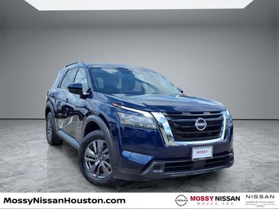 Used 2023 Nissan Pathfinder SV