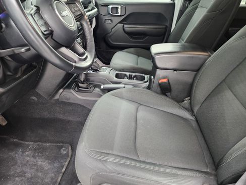 Used 2022 Jeep Wrangler Unlimited Sport image 7