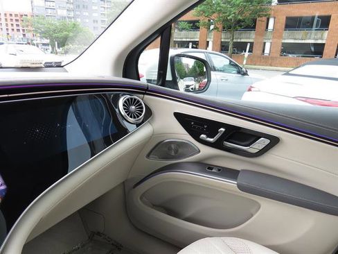 Certified 2023 Mercedes-Benz EQS 580 4MATIC SUV image 17