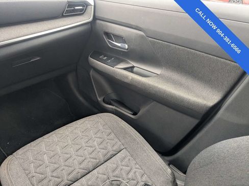 Used 2025 Nissan Kicks SV FWD image 17