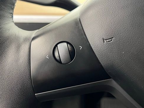 Used 2023 Tesla Model 3 Standard Range image 17