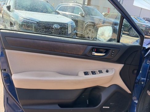 Used 2017 Subaru Outback 2.5i Limited image 12