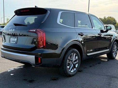 Used 2025 Kia Telluride LX FWD image 5