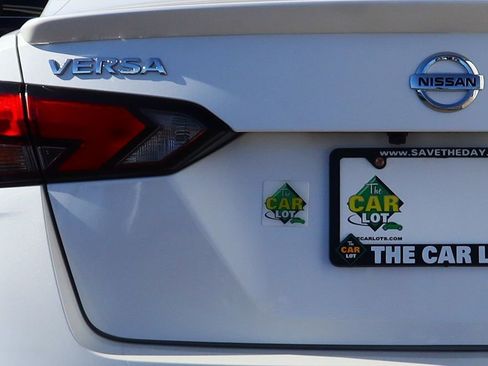 Used 2022 Nissan Versa SR w/ Convenience Package image 19