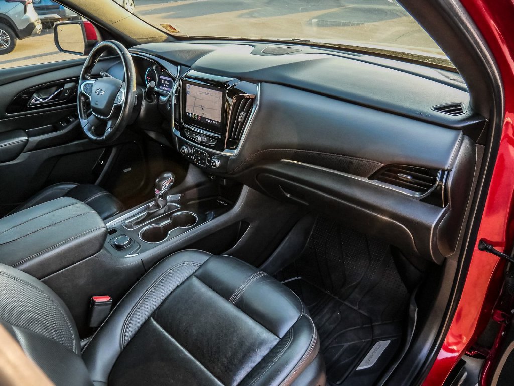 Used 2022 Chevrolet Traverse RS w/ LPO, Floor Liner Package FWD image 15