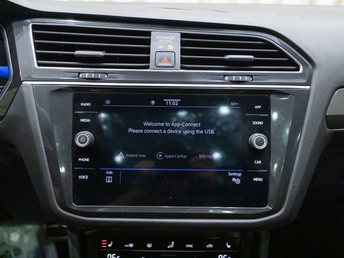 Used 2023 Volkswagen Tiguan SE R-Line FWD image 21
