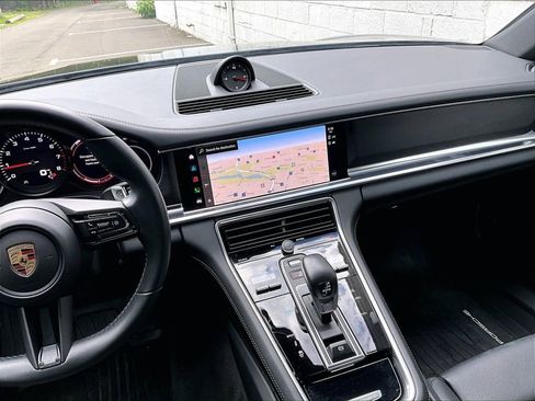 Certified 2023 Porsche Panamera 4 Platinum Edition AWD/4WD image 10