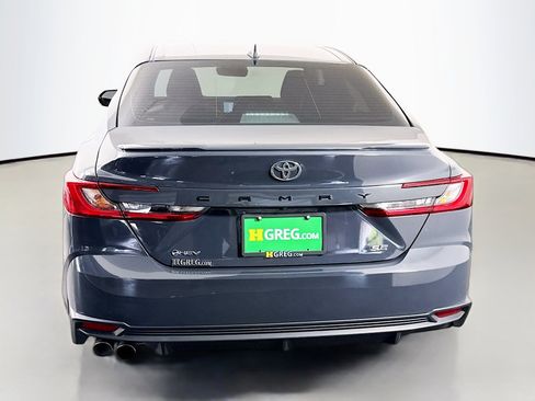 Used 2025 Toyota Camry SE w/ Convenience Package FWD image 8